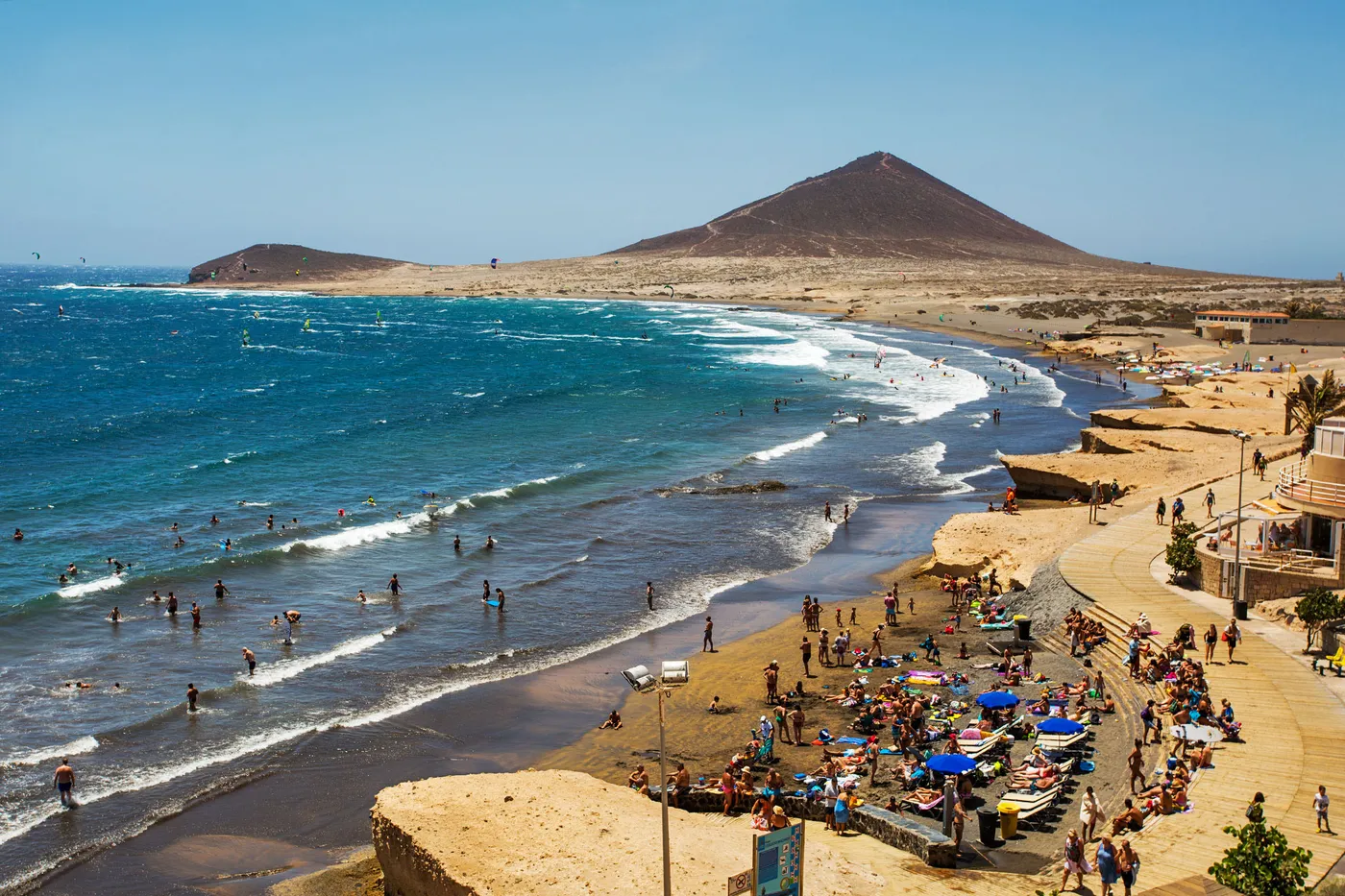 Strand und Bucht von El Médano, wo die Sessions stattfinden